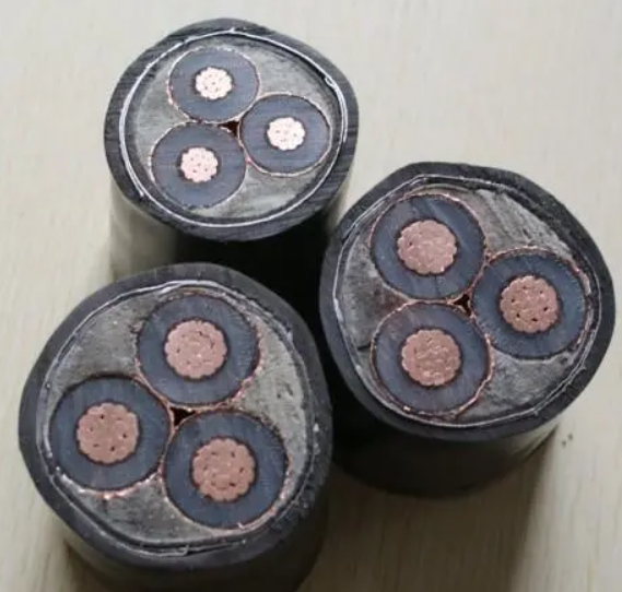 銅芯高壓電纜的使用壽命與環(huán)境因素密切相關(guān).jpg 銅芯高壓電纜的使用壽命與環(huán)境因素密切相關(guān).jpg